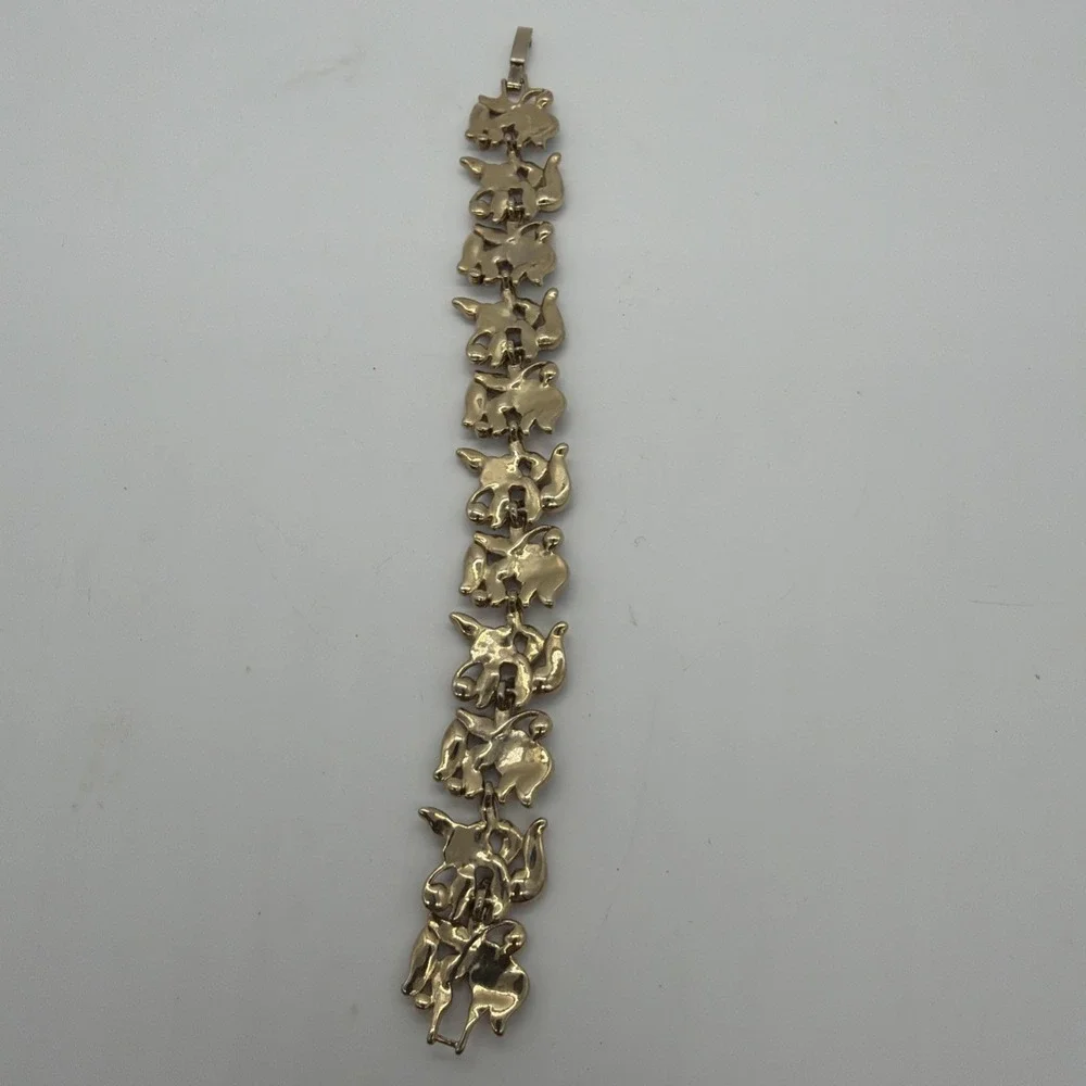 VINTAGE COSTUME JEWELLERY MONET GOLDTONE LEAF BRACELET